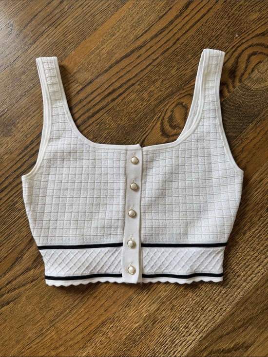 Babaton Tops - NWOT Babaton top